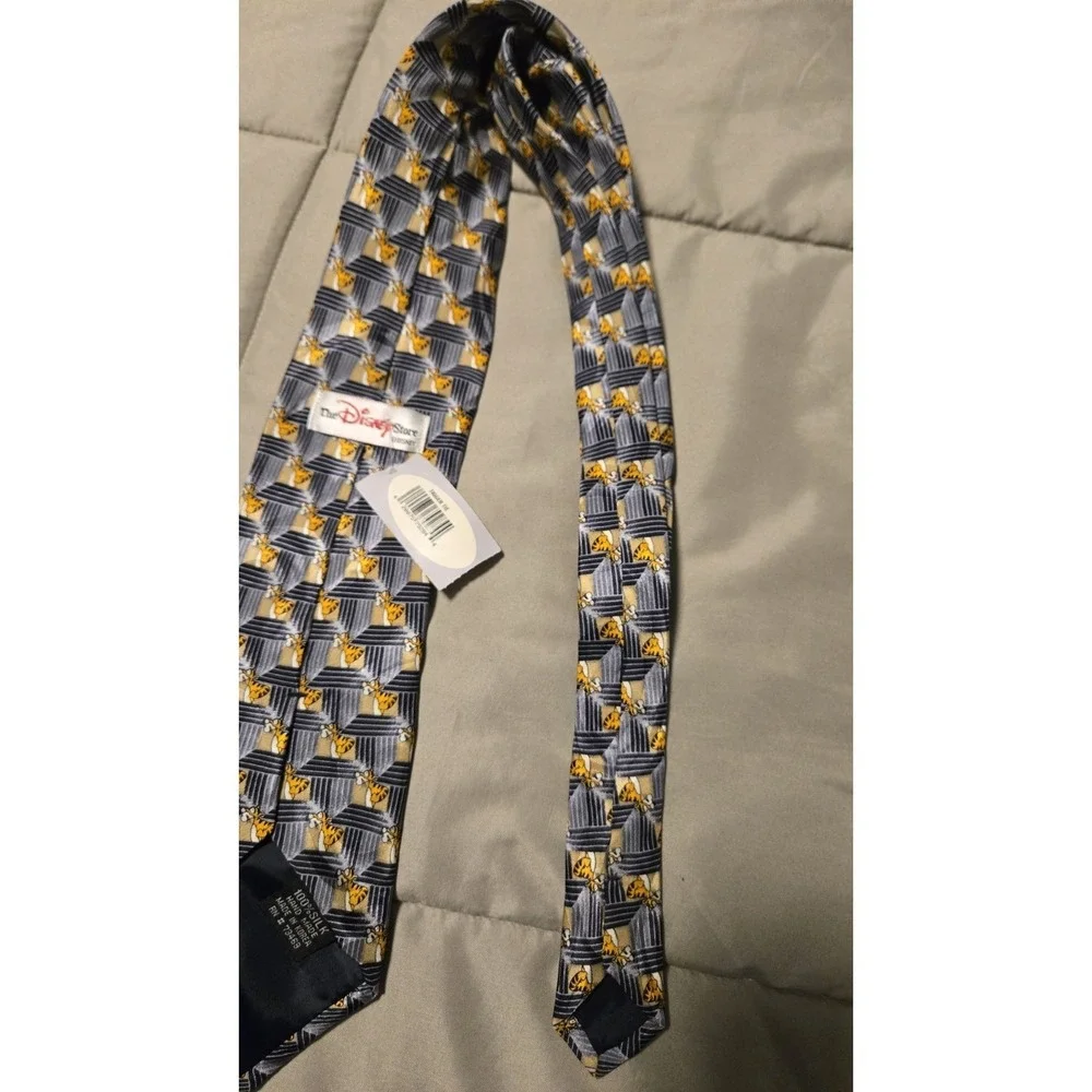 Disney Store Tigger 100% Silk Tie Handmade Korea Winnie the Pooh Necktie NWT
